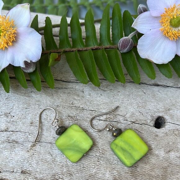 GREEN DROP EARRINGS   - Picture 2 of 3